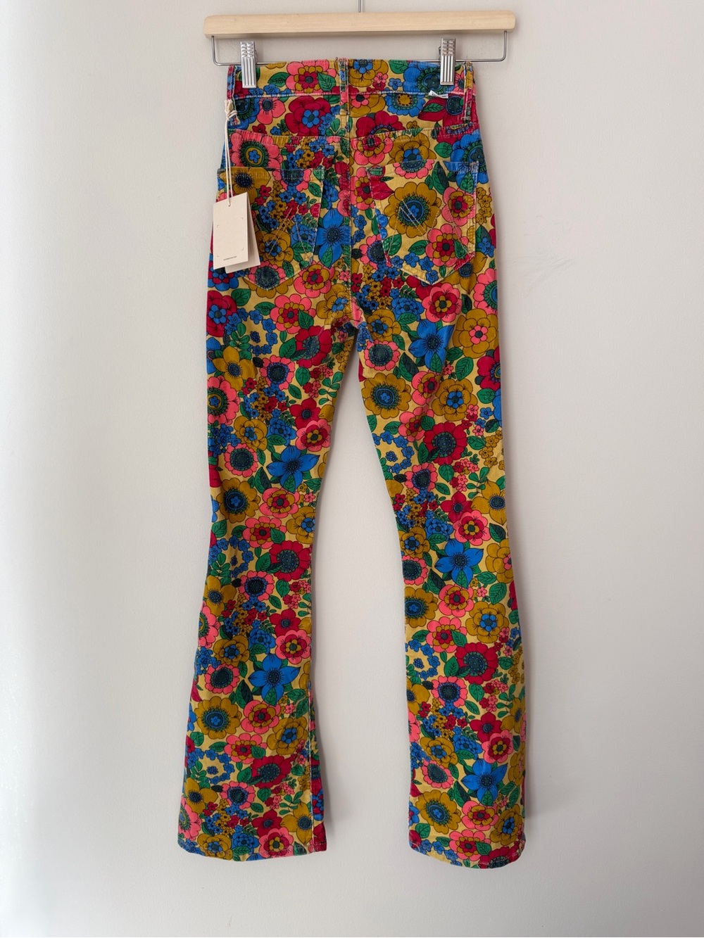 MOTHER The Weekender Skimp Mid-Rise
Flare Jeans NWT - Picture 7 of 7